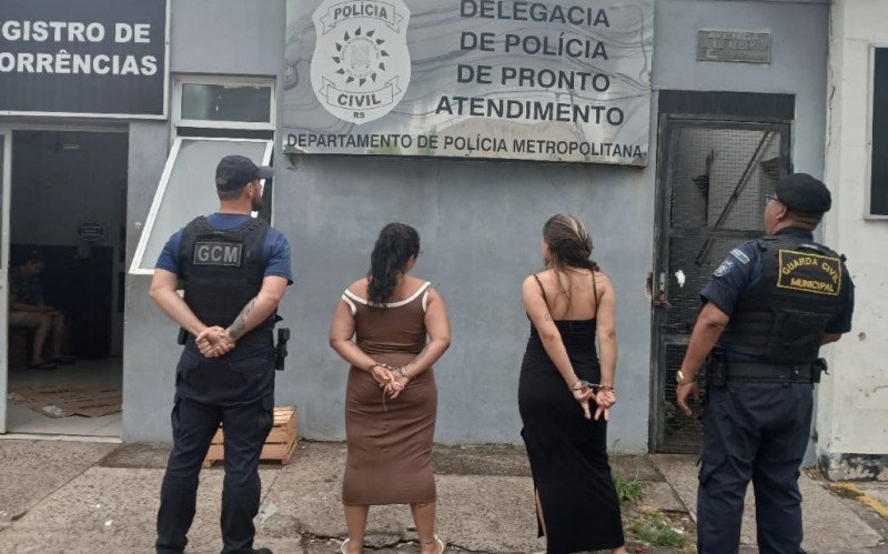 Mulheres foram presas com cerca de R$ 1,6 mil em mercadorias furtadas de mercado no Centro de São Leopoldo