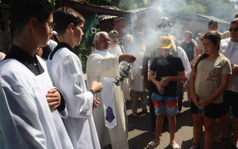 Procissão de fieis celebra Nossa Senhora dos Navegantes neste domingo 
