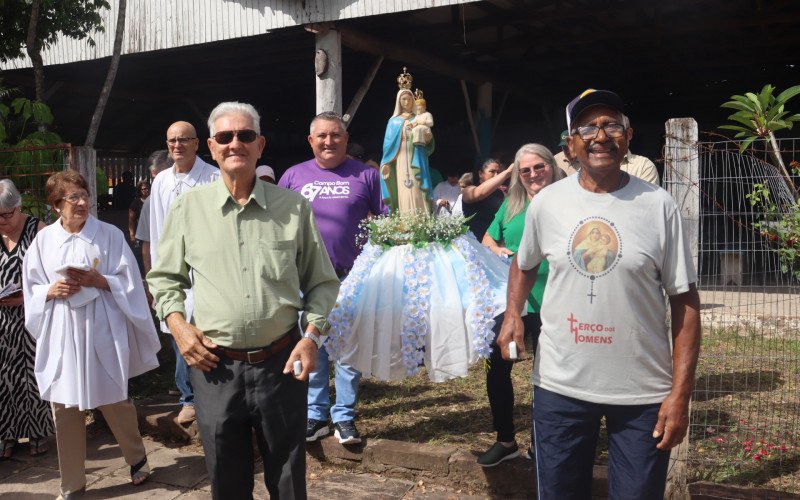 Procissão em Campo Bom reuniu devotos da santa