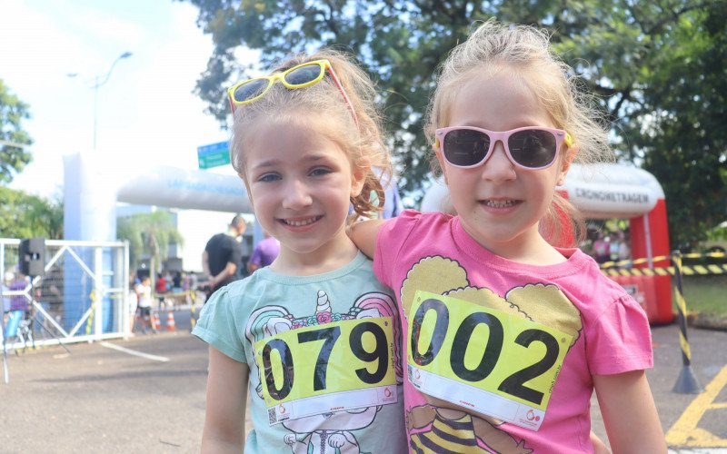 As g&ecirc;meas Ol&iacute;via e Catarina participaram da categoria kids da R&uacute;stica de Campo Bom, que comemora os 67 anos do munic&iacute;pio