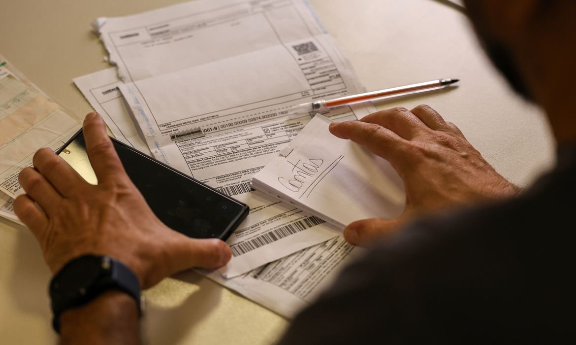 Salário mínimo de R$ 1.621: O que muda no seu pagamento a partir de hoje