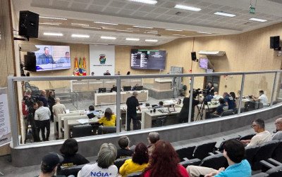 Câmara de Novo Hamburgo retoma atividades com inauguração de plenário e aprovação de projeto polêmico