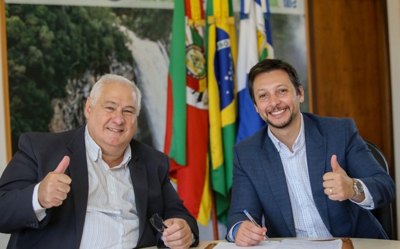 Prefeito Gilberto anuncia projeto que garante 100% do transporte para estudantes de Canela em 2026