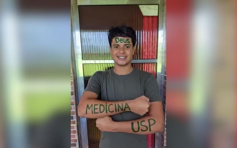 Wesley de Jesus Batista, de 23 anos, morador do bairro Águas Claras, em Salvador, conquistou o 1º lugar no curso de Medicina da Universidade de São Paulo (USP) | abc+