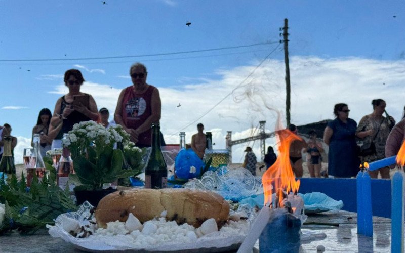 Imagem de Iemanjá reúne fiéis e marca a manhã de fé em Tramandaí
