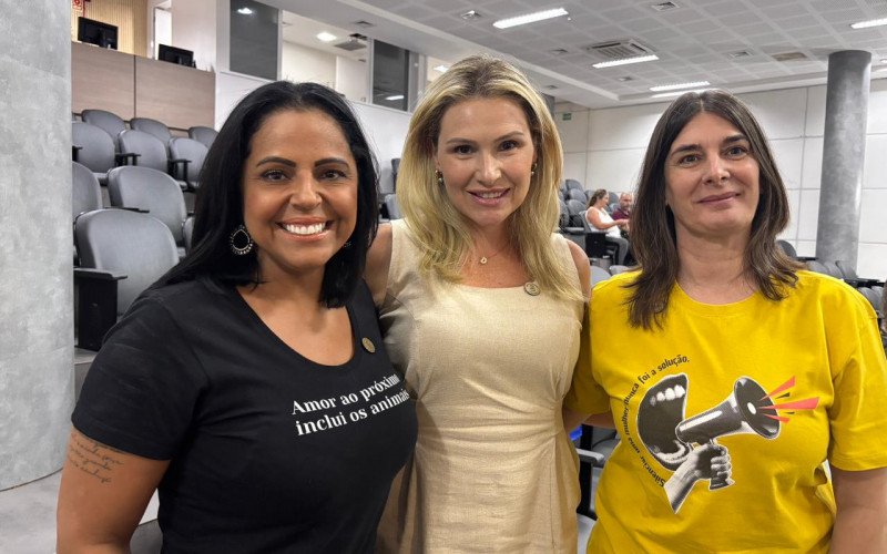 Unindo forças da esquerda à direita, Deza Guerreiro (PP), Daia Hanich (MDB) e Professora Luciana Martins (PT) | abc+
