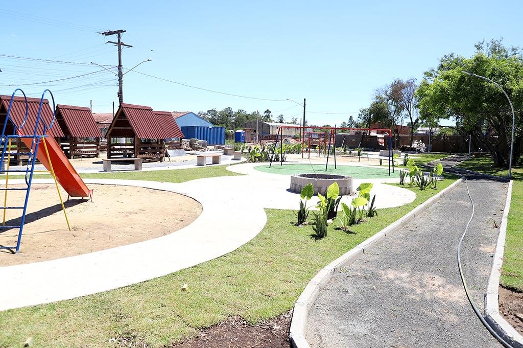 Prefeitura entrega revitalização da Praça Cristal, em Esteio