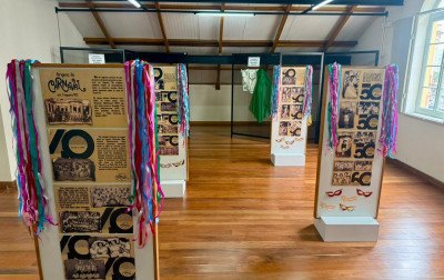 Taquara recebe exposição que conta as origens do Carnaval