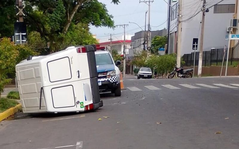 Acidente entre Fiorino e Duster aconteceu na área central de Sapiranga | abc+