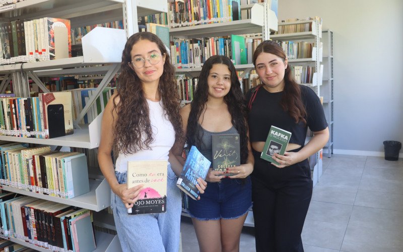 Samara Tormes, Larissa Tormes e Kemilin de Mello, leitoras de Sapiranga