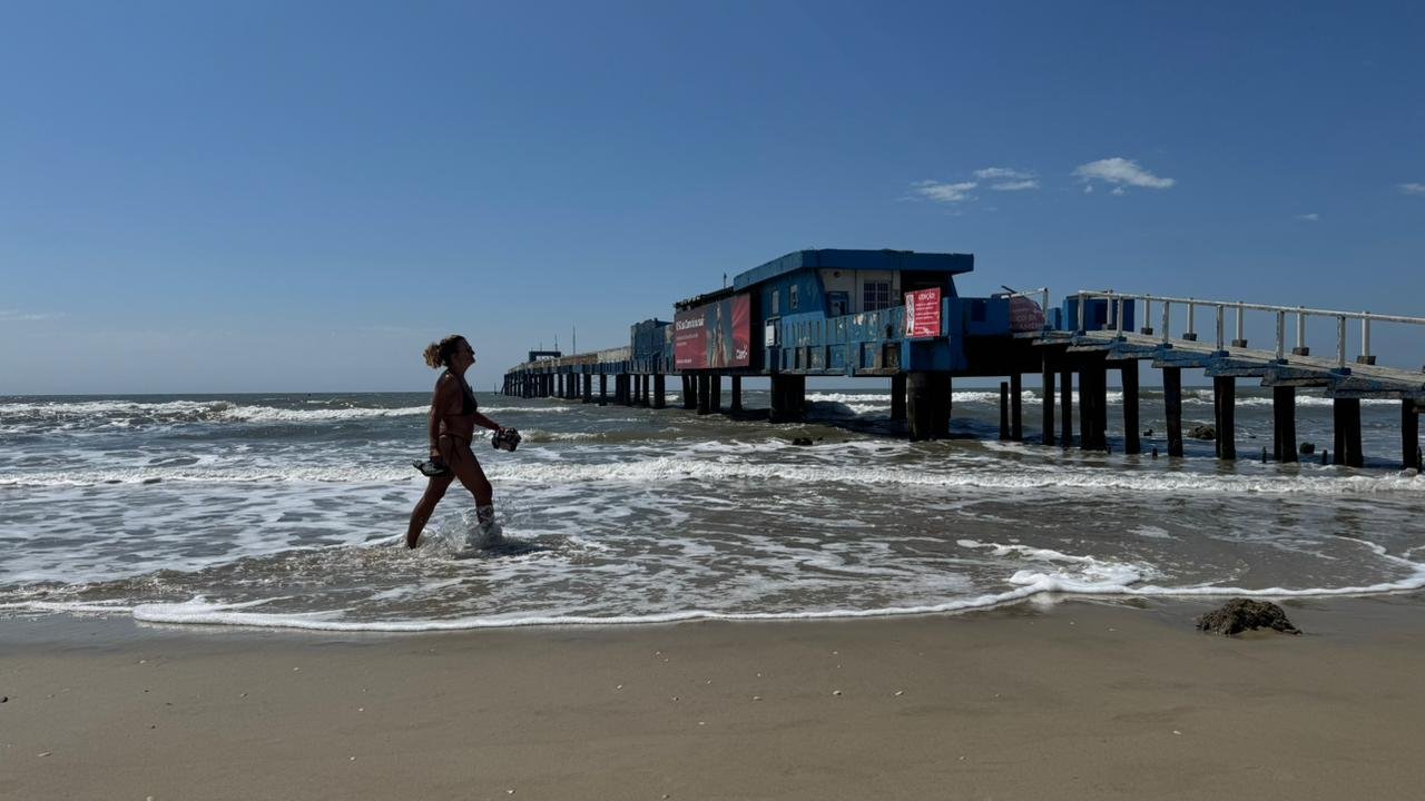 Tradicional plataforma de pesca de Atl&acirc;ntida em Xangri-l&aacute; segue sem destino certo