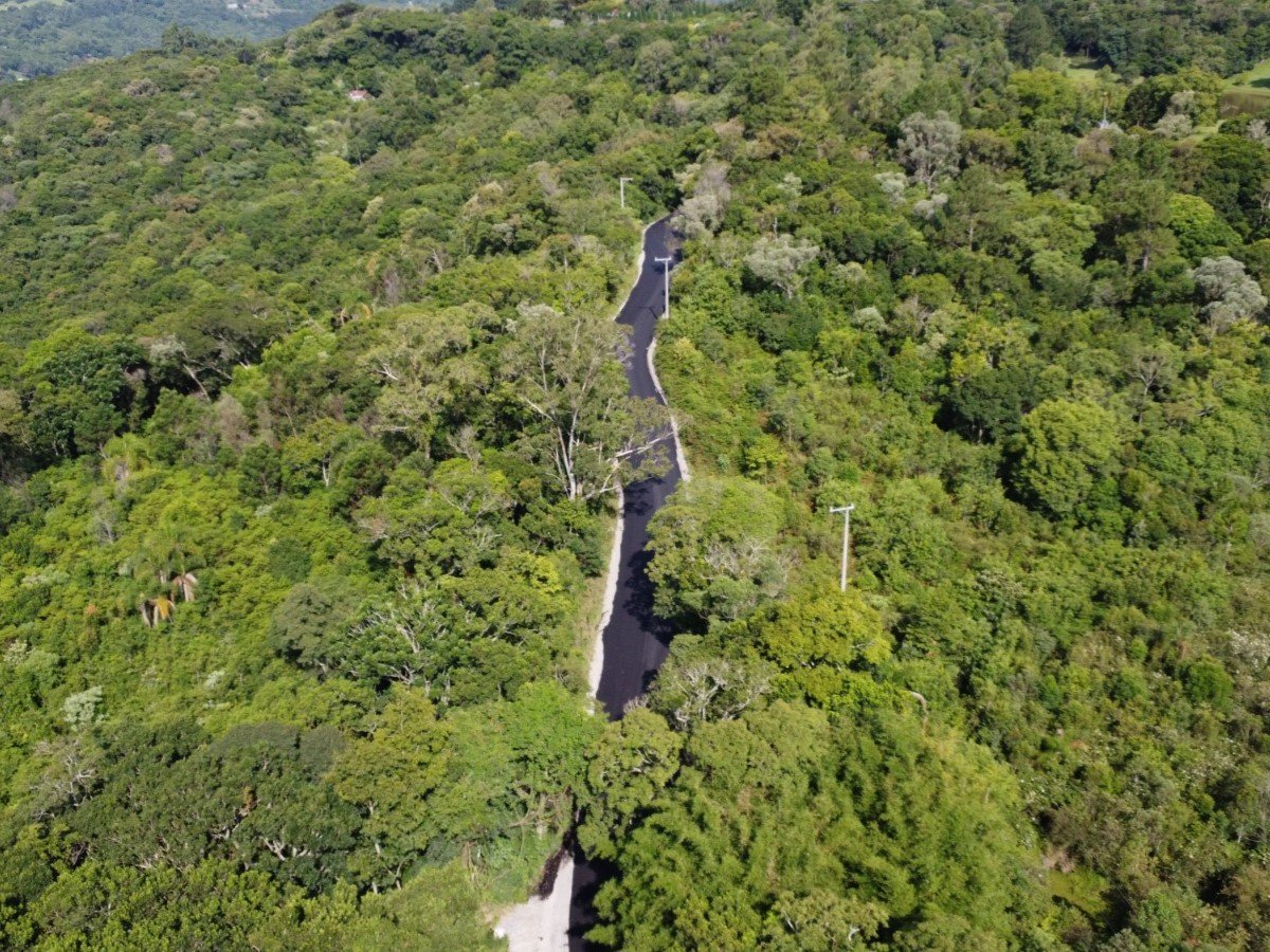 Mais uma estrada da Serra Grande recebe pavimentação em Gramado; confira como está obra