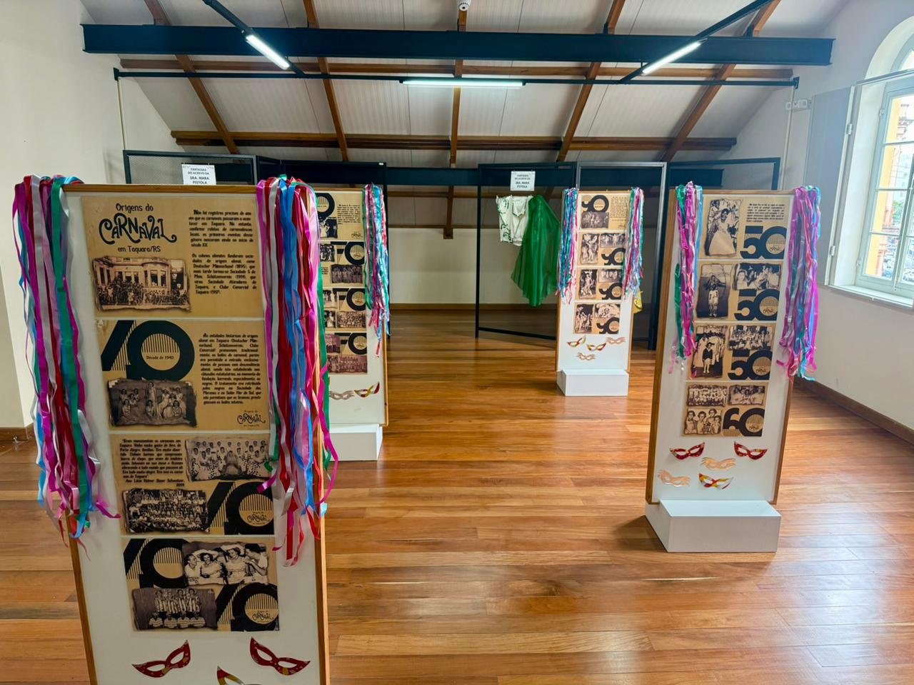 Taquara recebe exposição que conta as origens do Carnaval