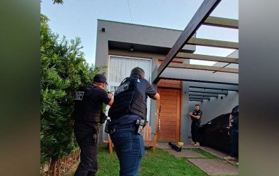 Casa incendiada e morte: Esquema de extorsão com graves ameaças é alvo de operação com mandados na região