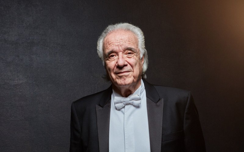 Gramado in Concert abre ingresso solidário para o concerto com o maestro João Carlos Martins
