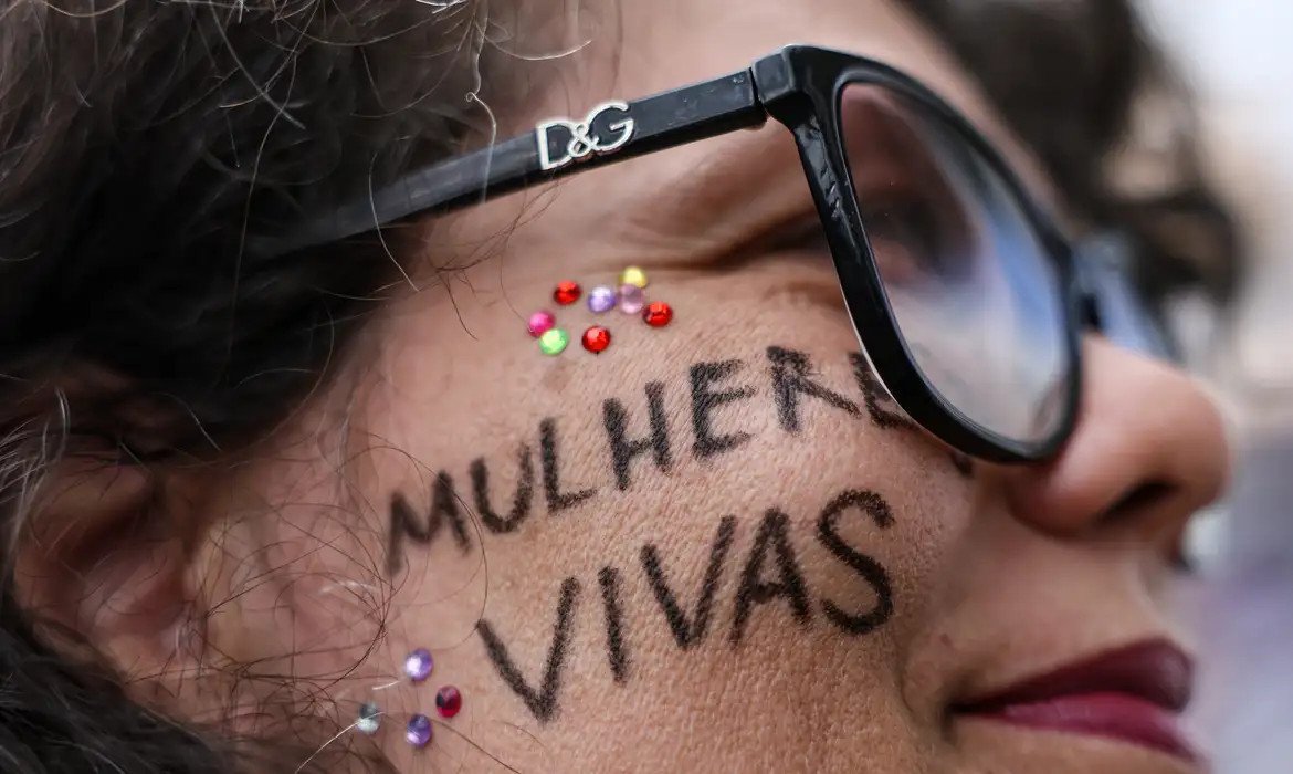 Manifesta&ccedil;&atilde;o em defesa das mulheres ocorre neste s&aacute;bado em Novo Hamburgo