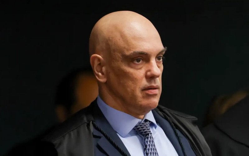 Líder da oposição na Câmara pretende protocolar pedido de impeachment de Moraes por caso Master