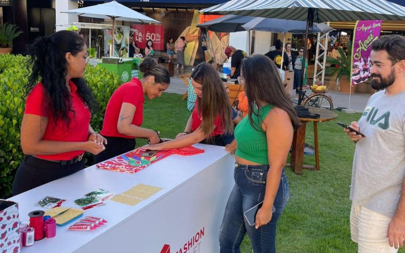 Carnaval no I Fashion Outlet | abc+