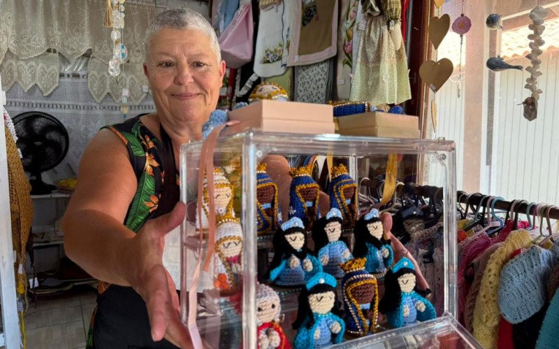 Marcia de Jesus faz bonecos com linhas de umigurumi | abc+