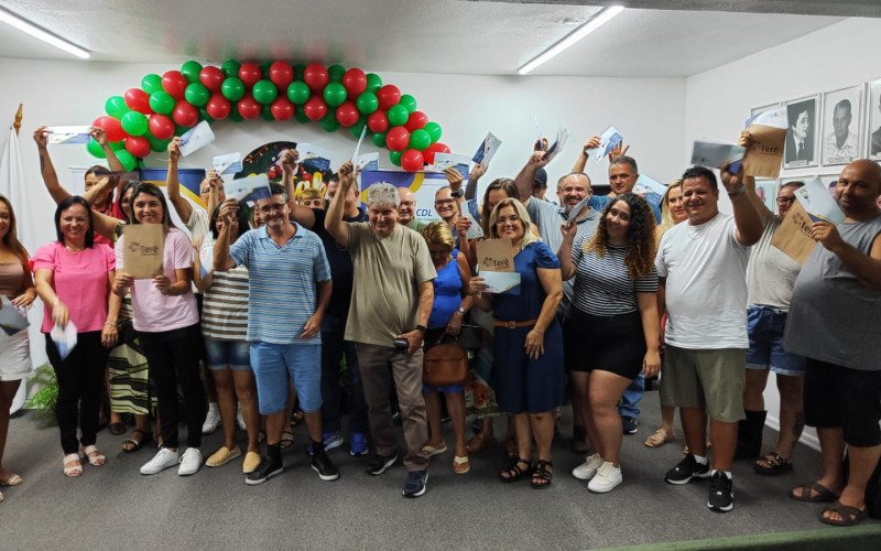 A Câmara de Dirigentes Lojistas (CDL) de São Leopoldo promoveu, na noite deste quarta-feira (4), a cerimônia oficial de entrega dos prêmios da campanha Natal Show 2025.