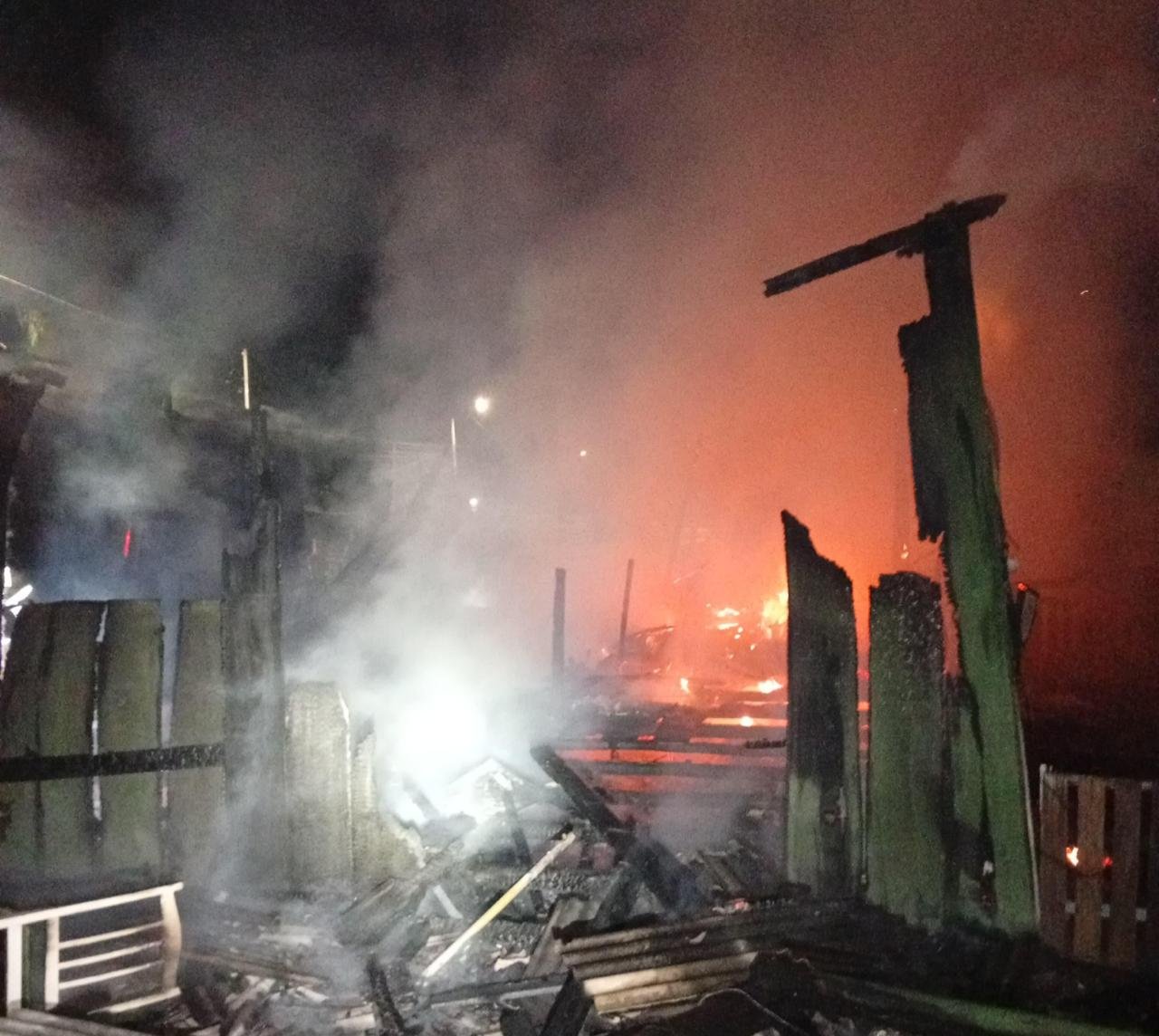 Incêndio atinge casa no bairro Eldorado, em Taquara
