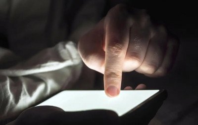 Conteúdos falsos criados com IA mais que triplicam entre 2024 e 2025