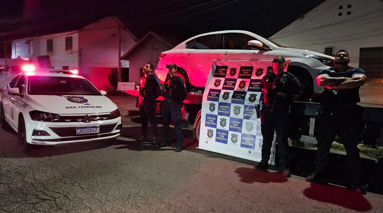 Jovem é preso em Novo Hamburgo após ser flagrado roubando veículo em São Leopoldo
