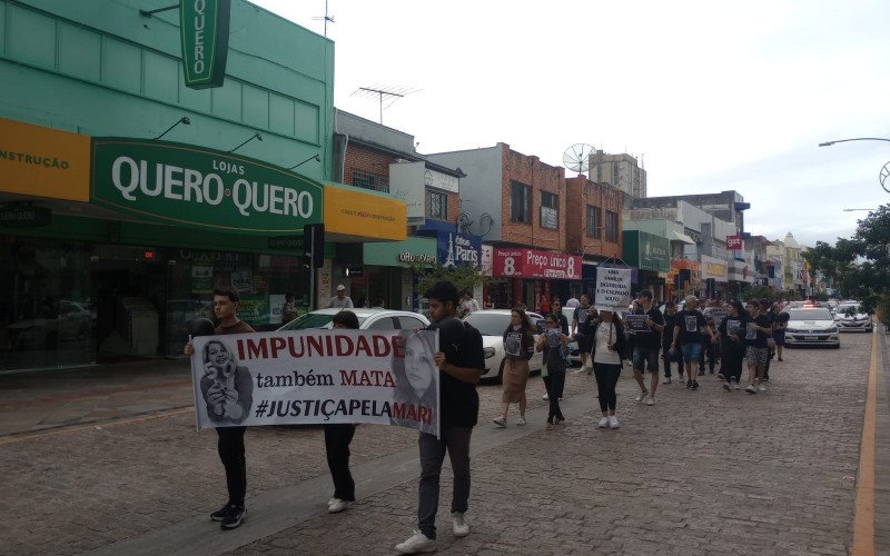 Passeata pede por justiça por Marilaine Cardoso