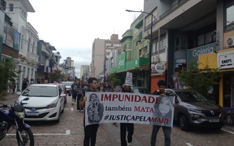 Passeata pede por justiça por Marilaine Cardoso