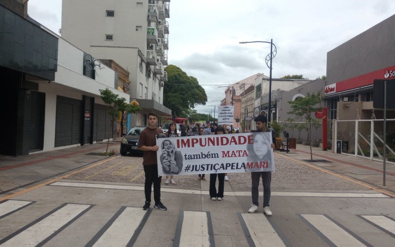 Passeata pede por justiça por Marilaine Cardoso