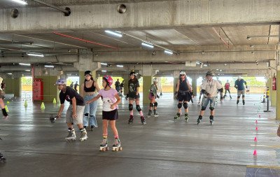 "Na realidade, é uma atividade física": Encontro reúne patinadores em shopping de Canoas