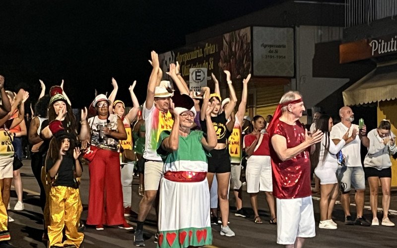 Carnaval Novo Hamburgo - Cruzeiro do Sul 