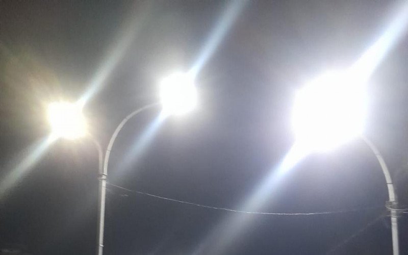 Prefeitura de São Leopoldo está executando trocas de luminárias antigas por lâmpadas de tecnologia LED - Ponte 25 de Julho
