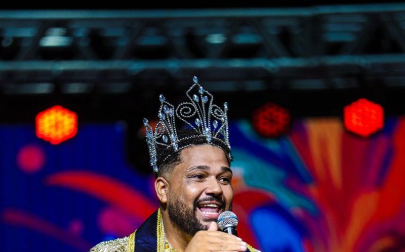 Escolha da corte do carnaval 2026 de São Leopoldo: rei momo Luan Fernandes