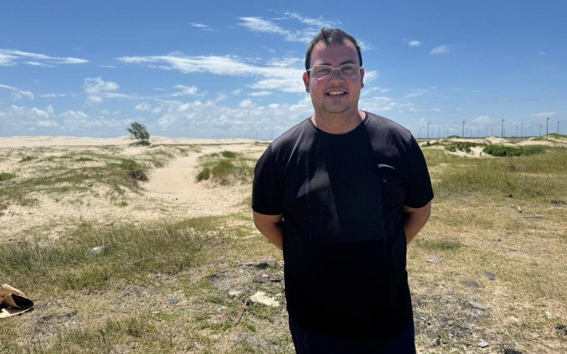 José Santos, de Alvorada, visita pela primeira vez o local