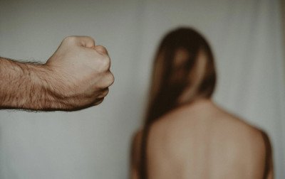 Números de 2026 evidenciam epidemia de violência contra as mulheres na região