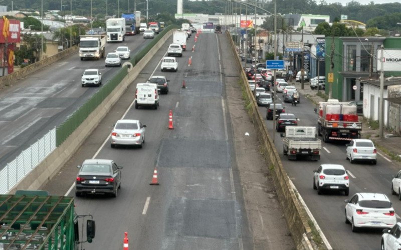 Começam obras que restringem na pista do viaduto sob a João Corrêa, na BR-116, em São Leopoldo | abc+
