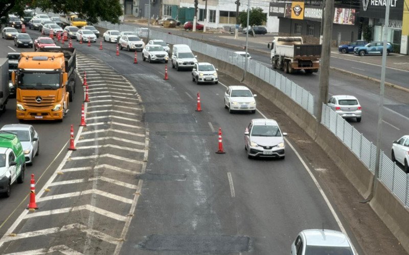 Começam obras que restringem na pista do viaduto sob a João Corrêa, na BR-116, em São Leopoldo | abc+