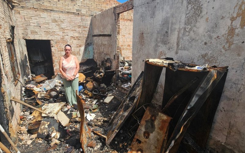 Cleoni Buchebuam, 52 anos, sofreu tentativa de feminicídio e teve a casa incendiada pelo ex-marido