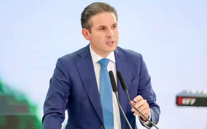 Fim da Escala 6x1 pode ser votado em maio, diz presidente da Câmara | abc+