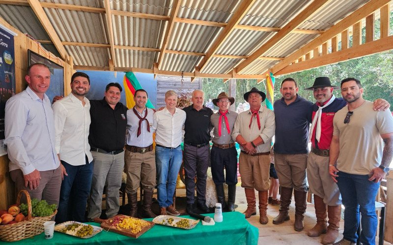 Rodeio de Vacaria vira palco de apoio à pré-candidatura de Marcel van Hattem ao Senado | abc+