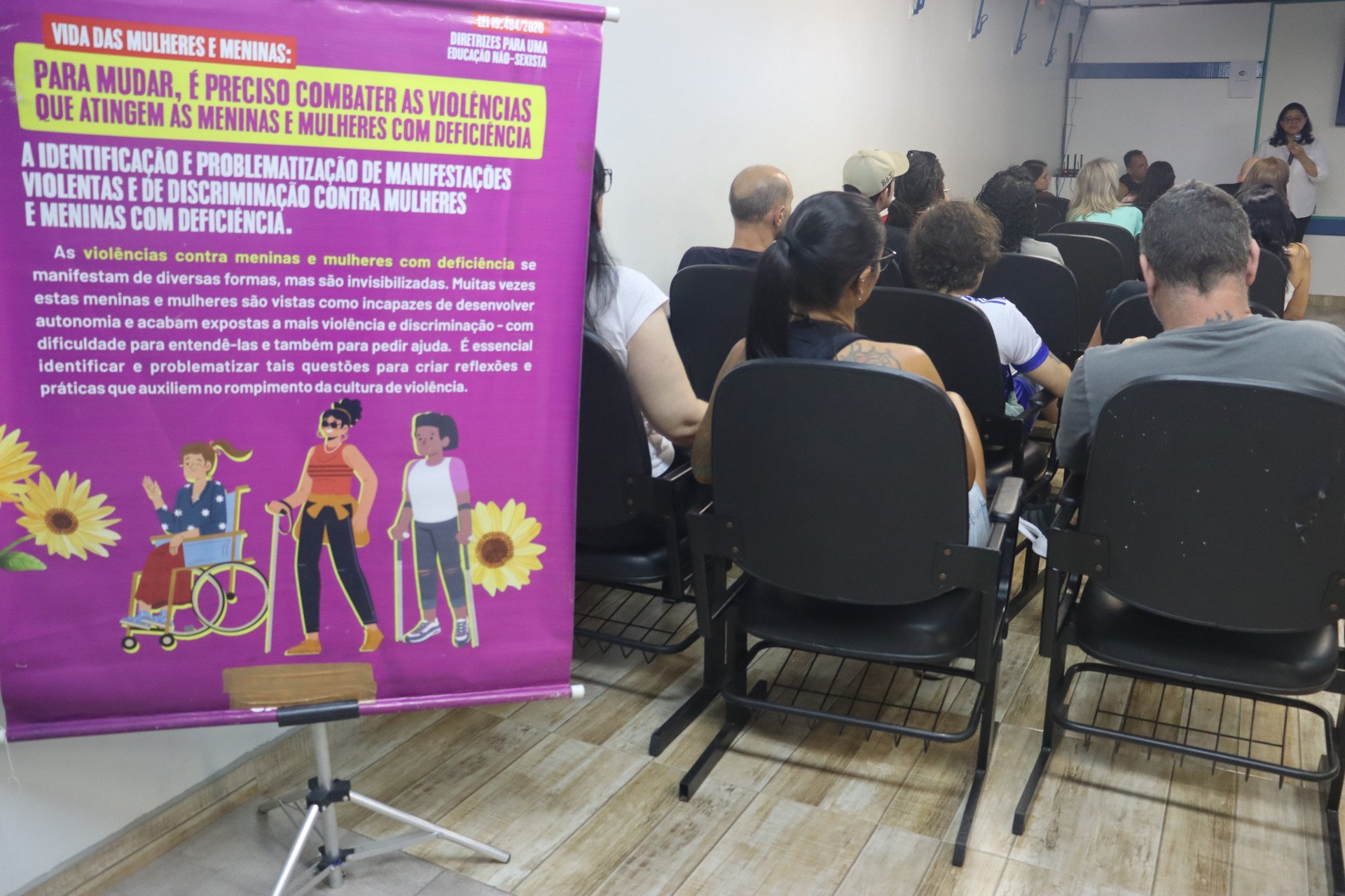 “Ou a educação muda, ou a violência continua”: Escola cria campanha de conscientização contra violência contra a mulher