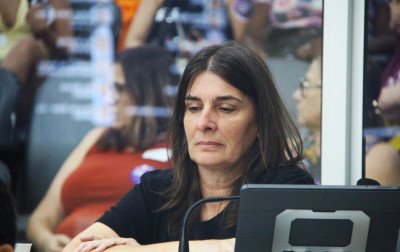 "Projeto seria derrotado", diz vereadora Luciana após retirada de pedido de cassação