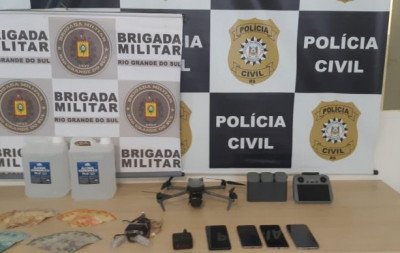 Pai é preso após divulgar vídeo em que incentiva filha de 8 anos a disparar pistola