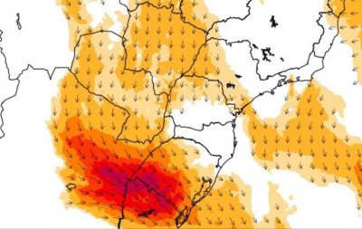 Rio Atmosférico traz chuva forte, risco de granizo e alerta de temporais ao RS