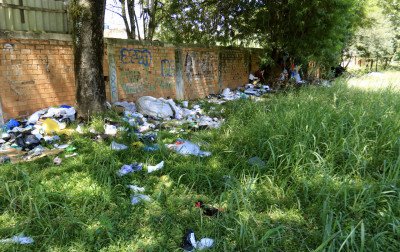 Moradores relatam abandono e falta de manutenção em praças de Canoas