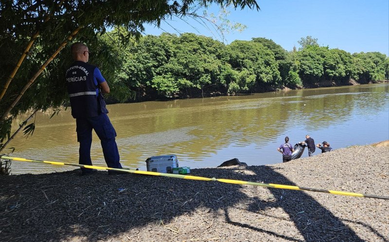 Corpo é encontrado no Rio dos Sinos, na Rua da Praia, em São Leopoldo