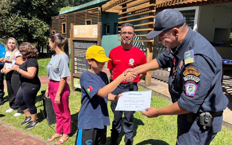 Criançada recebe os certificados da atividade | abc+