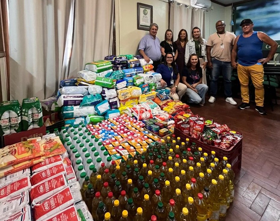 Concertos com Diogo Nogueira e João Carlos Martins arrecadaram mais de meia tonelada de alimentos