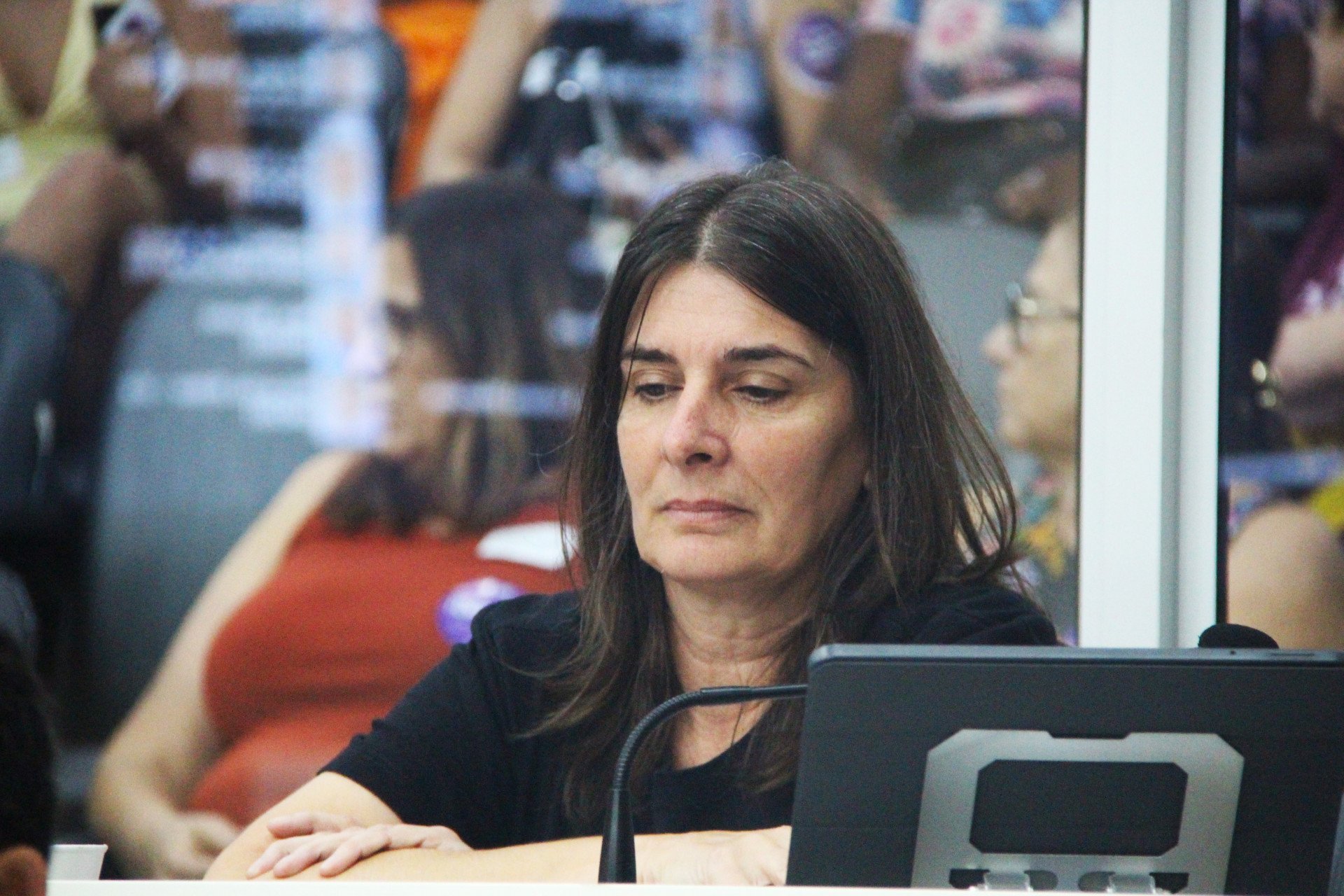 “Projeto seria derrotado”, diz vereadora Luciana após retirada de pedido de cassação